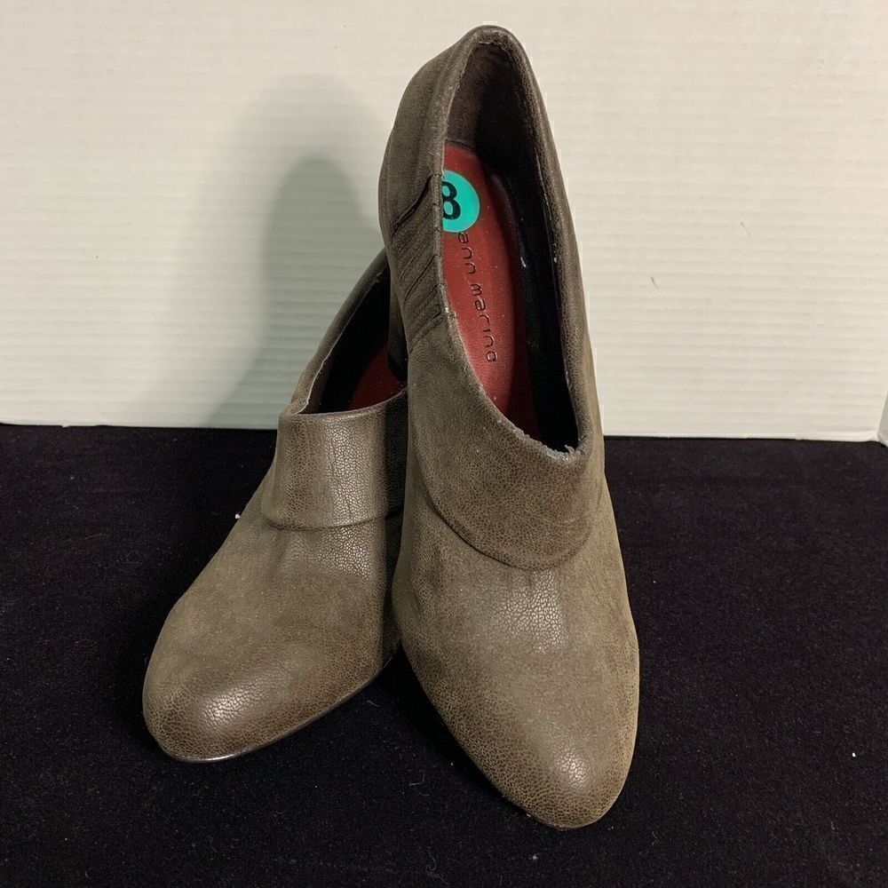 Ann Marino Heels Size 8M Brown Suede Booties